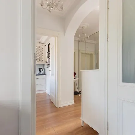 Elegant Near Old Town - Free Parking