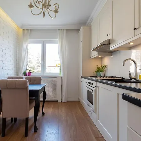 Elegant Near Old Town - Free Parking