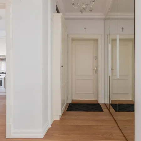 Elegant Near Old Town - Free Parking *