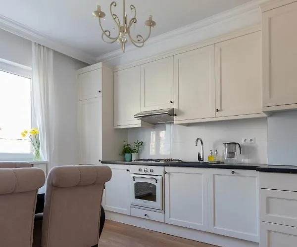 Elegant Near Old Town - Free Parking